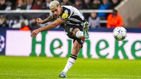 3-2 correct score prediction|Saturday's Premier League assist, cards and goalscorer .